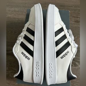 ADIDAS BREAKNET SHOES